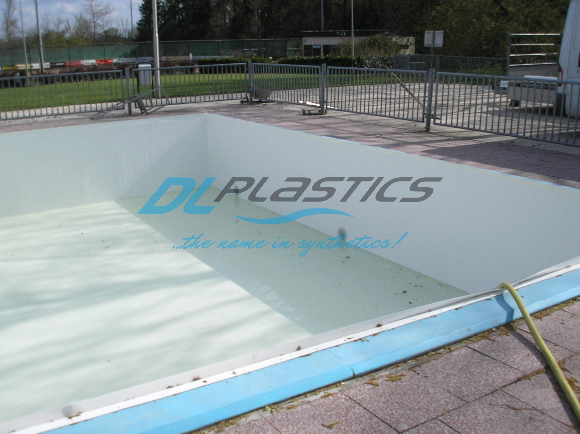 DL Plastics Swimming Pools